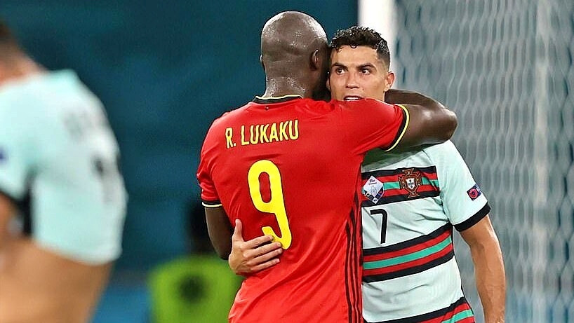 Lukaku lập kỷ lục khiến Ronaldo phải chào thua